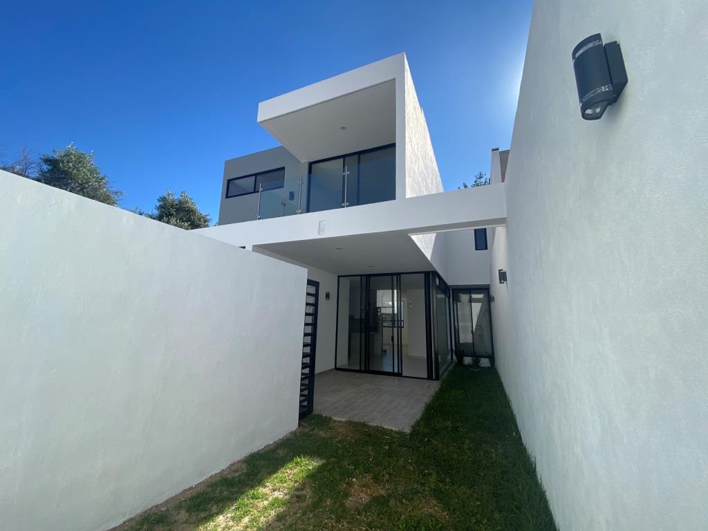 Casa nueva en esquina, excelente proyecto arquitectónico. 
