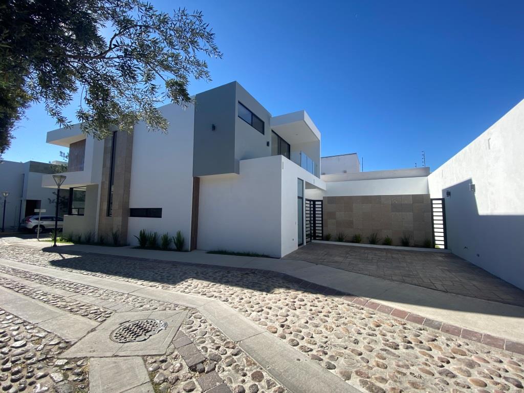 Casa nueva en esquina, excelente proyecto arquitectónico. 