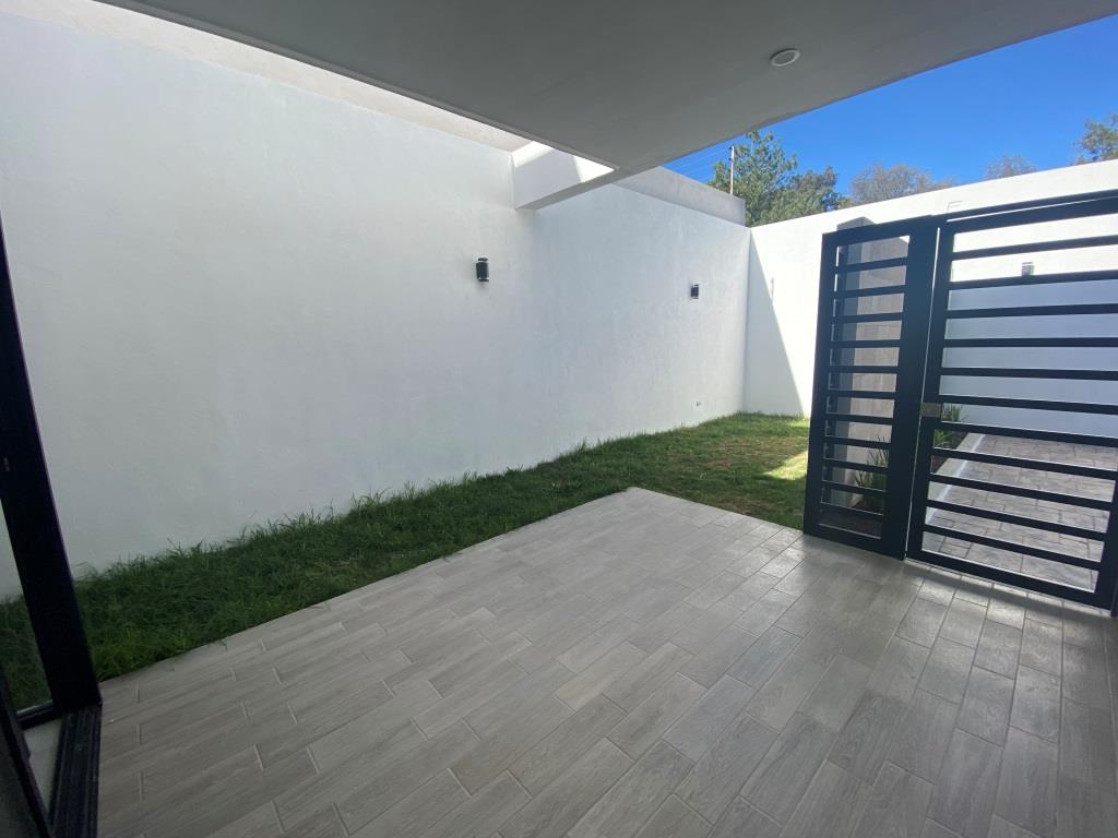 Casa nueva en esquina, excelente proyecto arquitectónico. 
