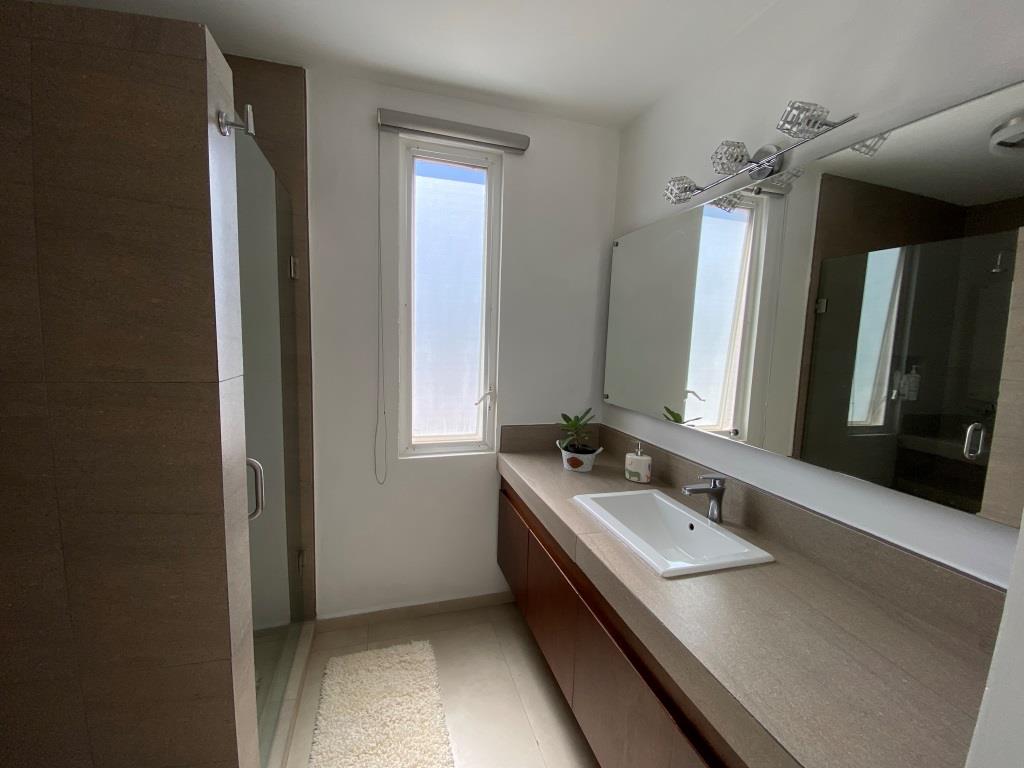 Casa como nueva dentro de exclusiva privada (12 casas)