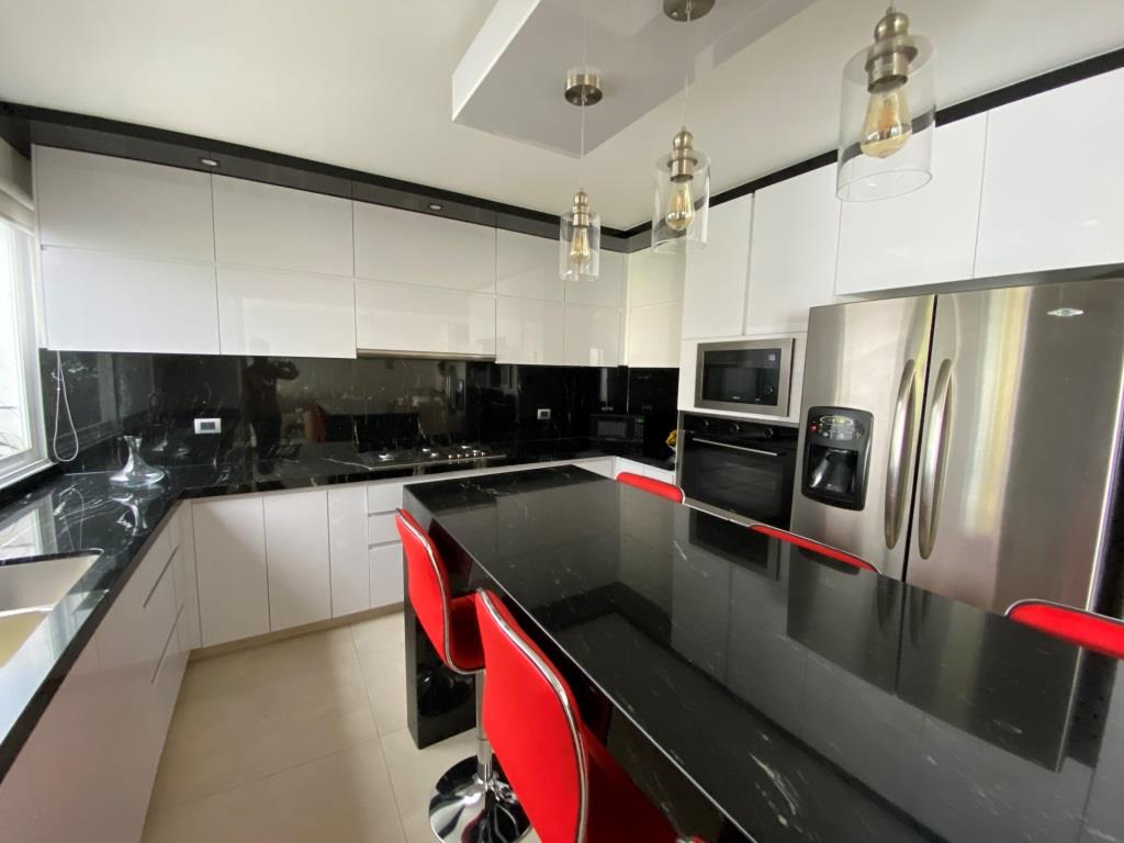 Casa como nueva dentro de exclusiva privada (12 casas)