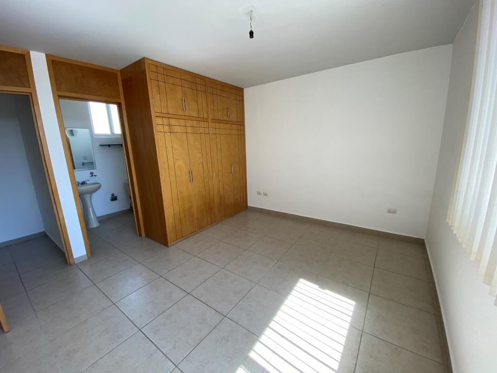 Edificio de departamentos en venta, zona norte.