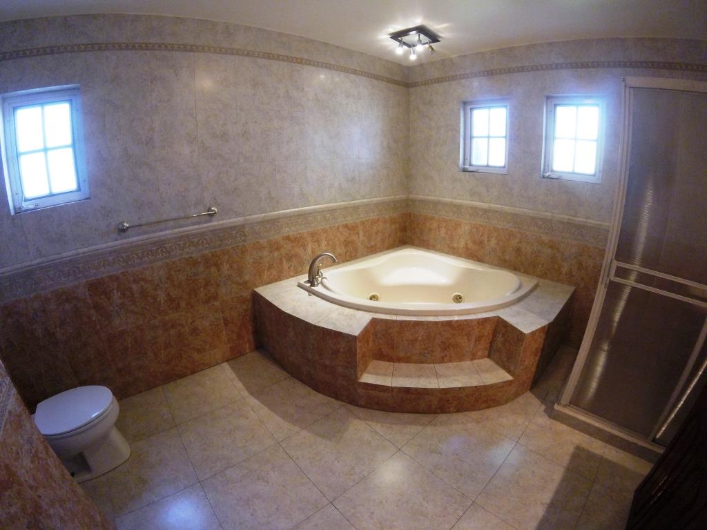 Casa en exclusivo Fraccionamiento Residencial , corazón del Norte