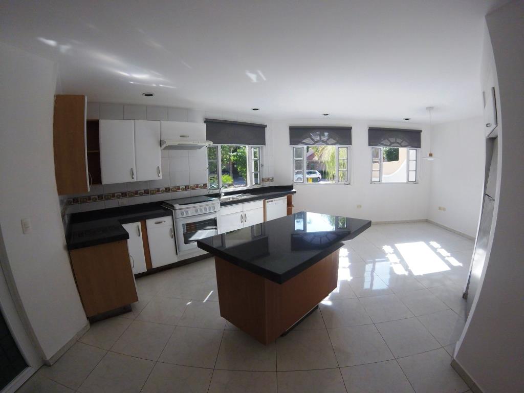 Casa en exclusivo Fraccionamiento Residencial , corazón del Norte
