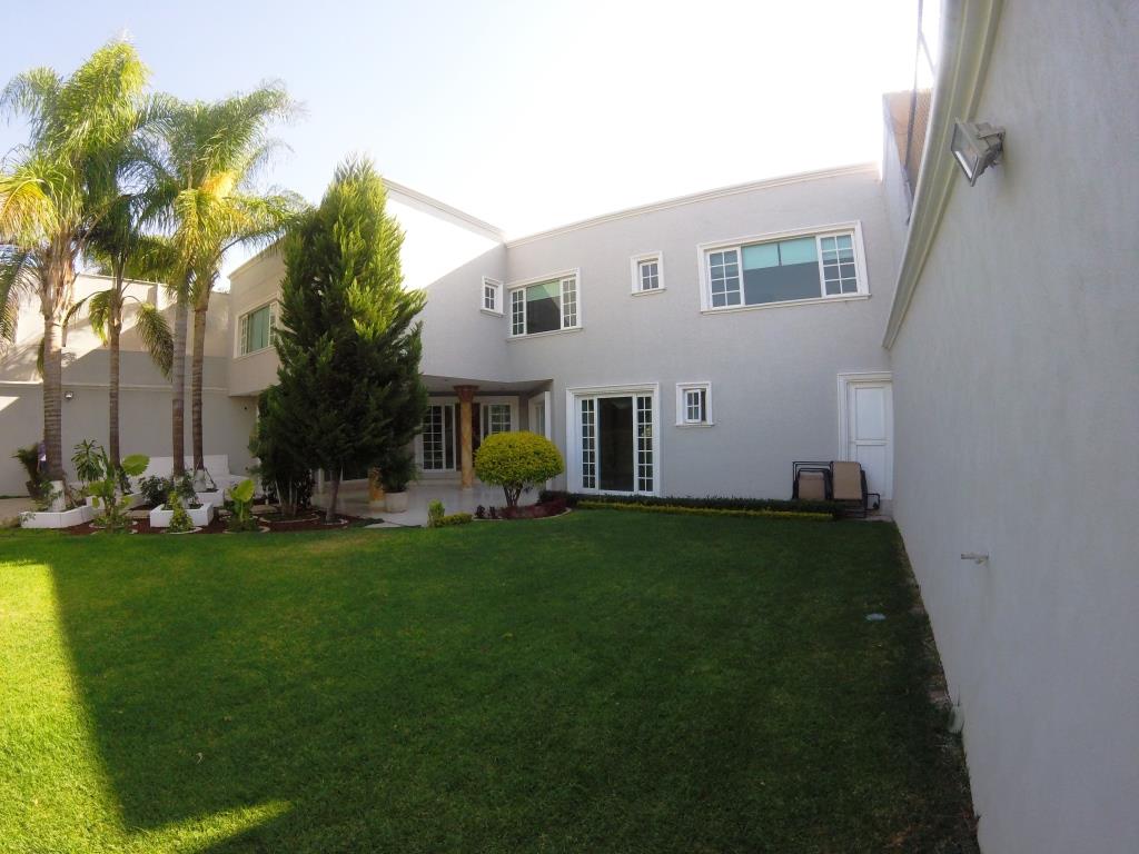 Casa en exclusivo Fraccionamiento Residencial , corazón del Norte