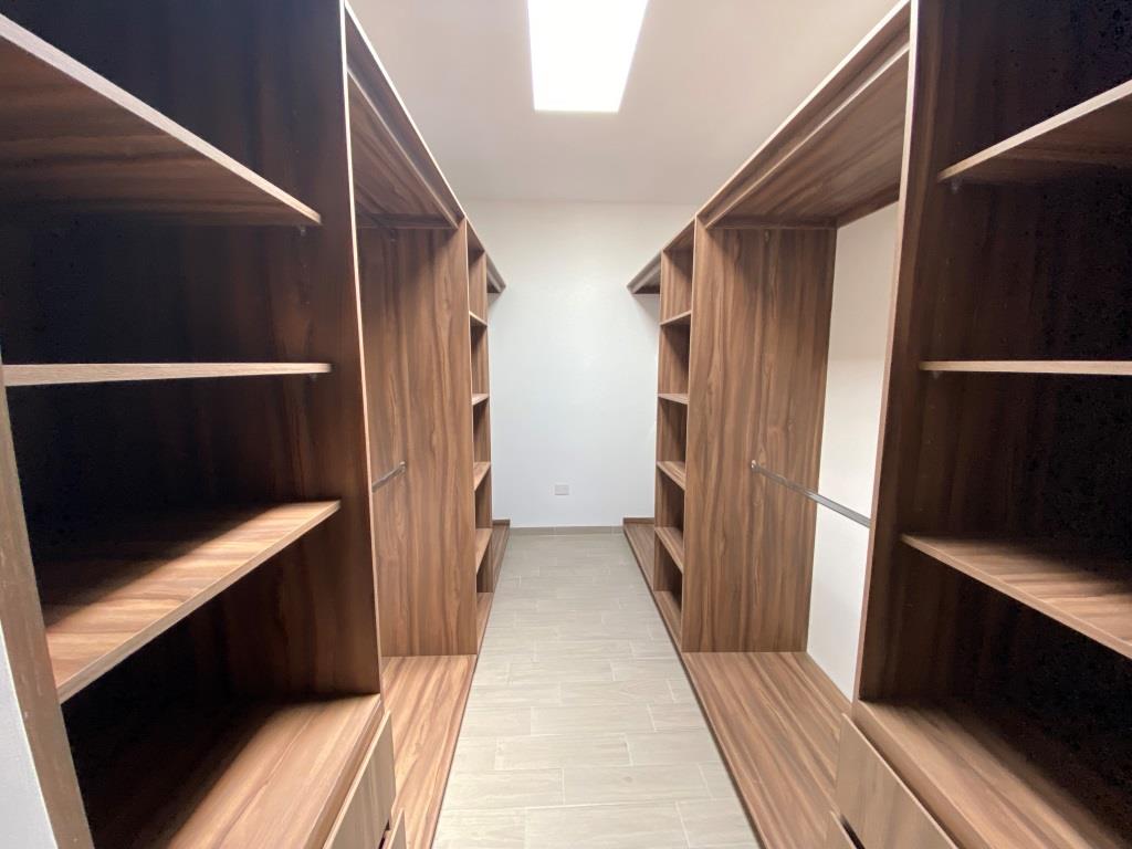 Casa nueva dentro de exclusiva privada (15 casas)