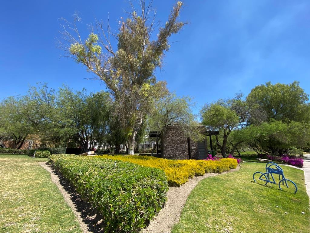 Casa nueva dentro de exclusivo Fracc. Residencial