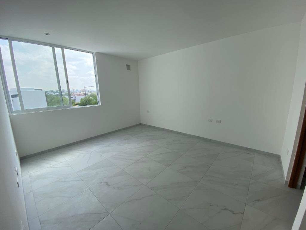 Casa nueva dentro de exclusivo Fracc. Residencial
