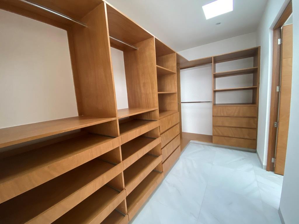 Casa nueva dentro de exclusivo Fracc. Residencial