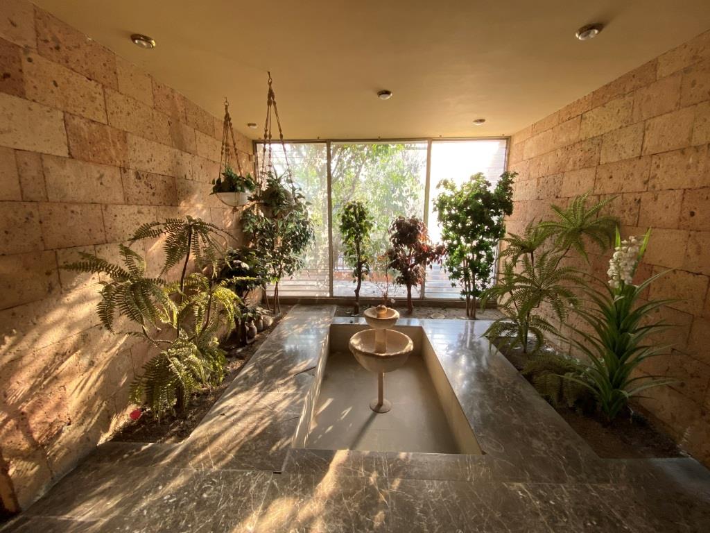 Amplia casa en zona Sur, 1,187m2
