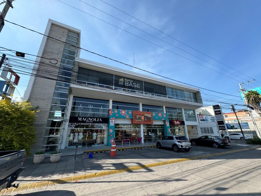 Oficinas ejecutivas sobre Colosio (Amuebladas)