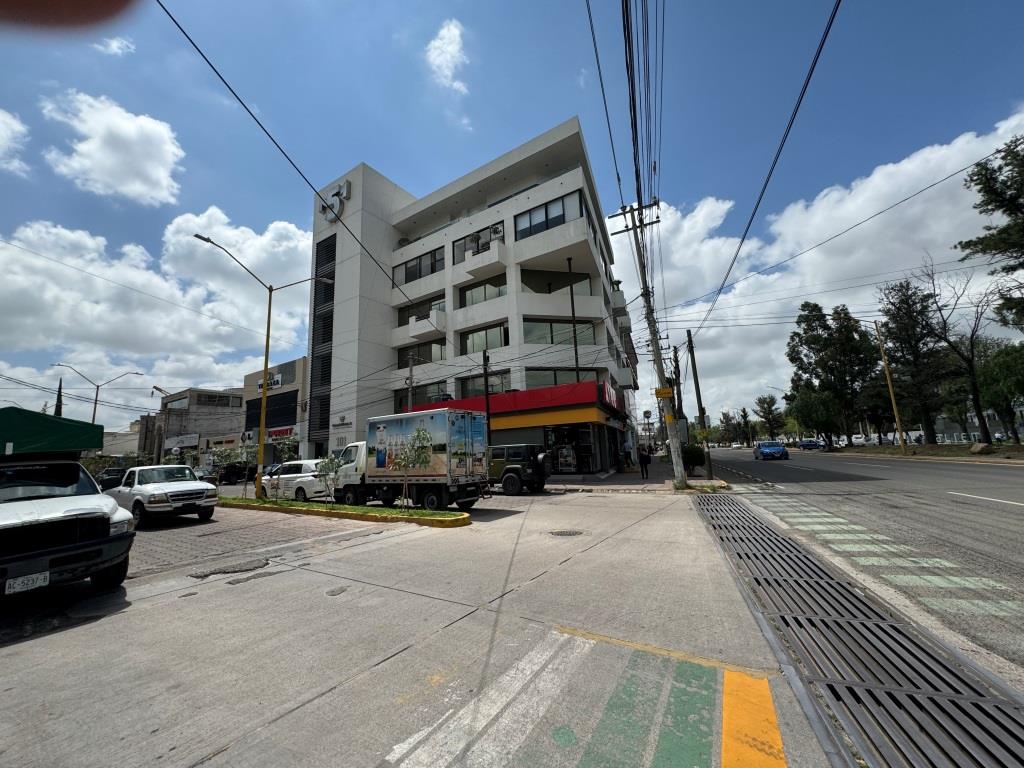 Oficinas ejecutivas sobre Av Universidad