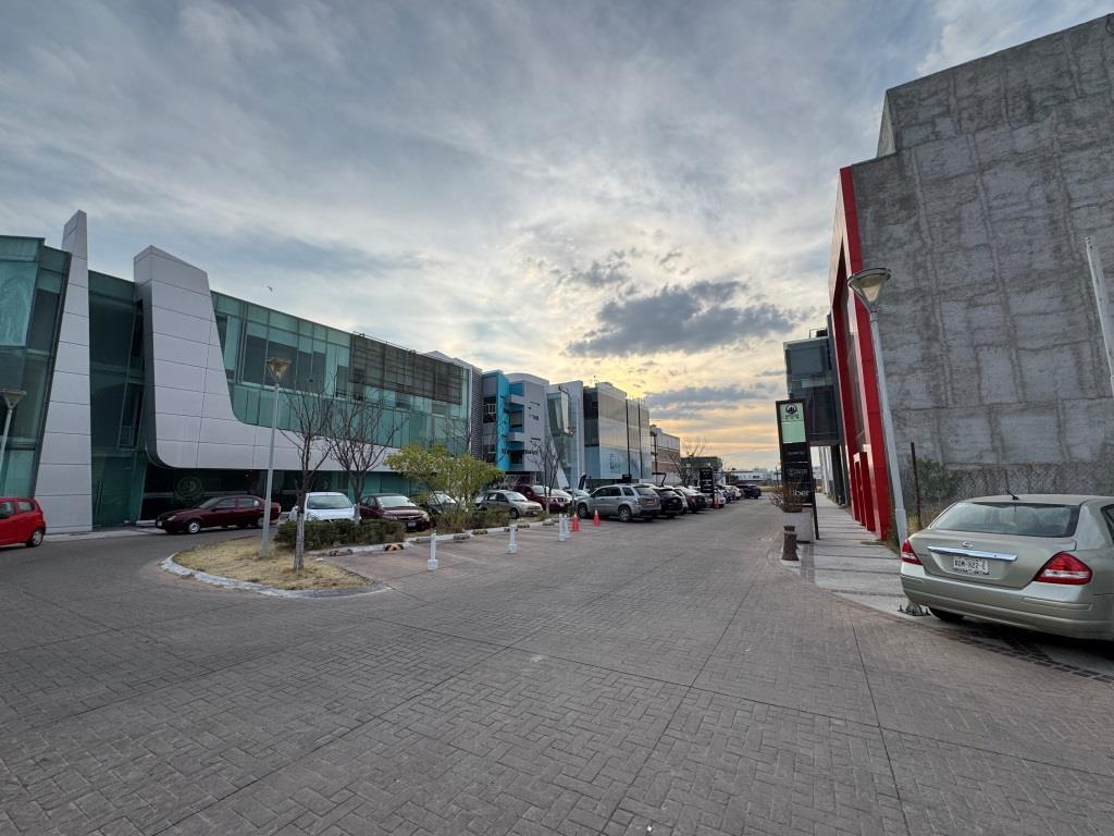 Terreno ideal para oficinas ejecutivas