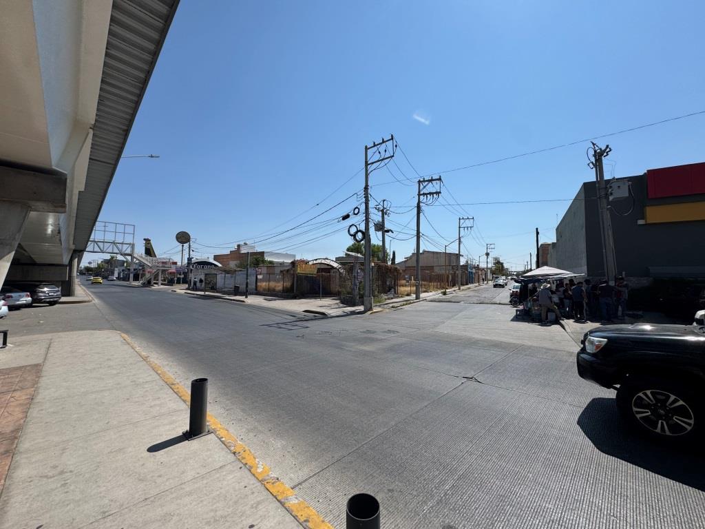 Terreno comercial en esquina.