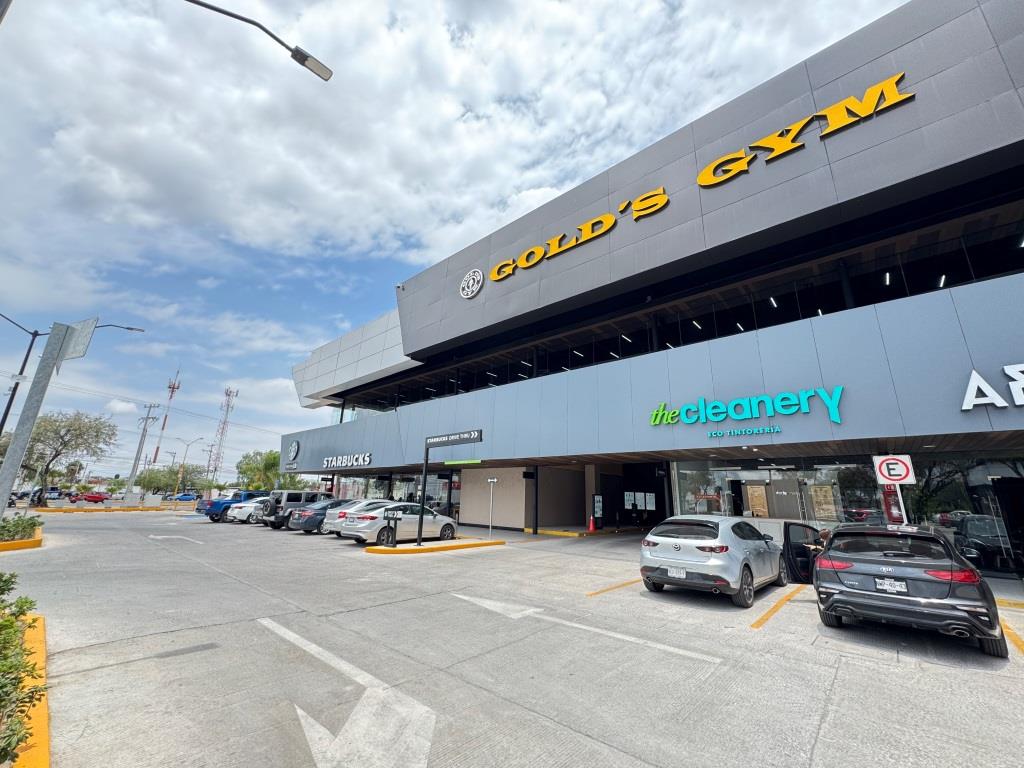 Local comercial dentro de Plaza, 224m2