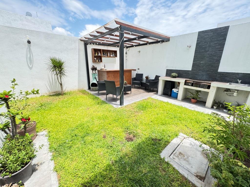 Casa en perfectas condiciones zona sur