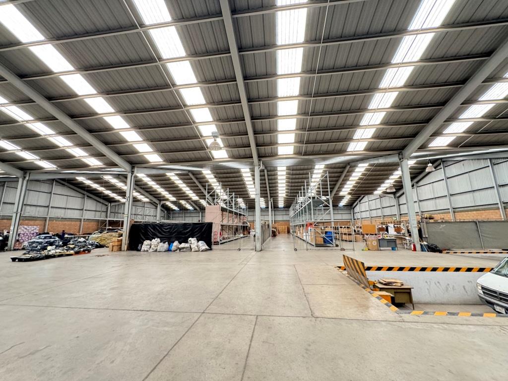 Nave industrial 2,600m2 Zona Sur