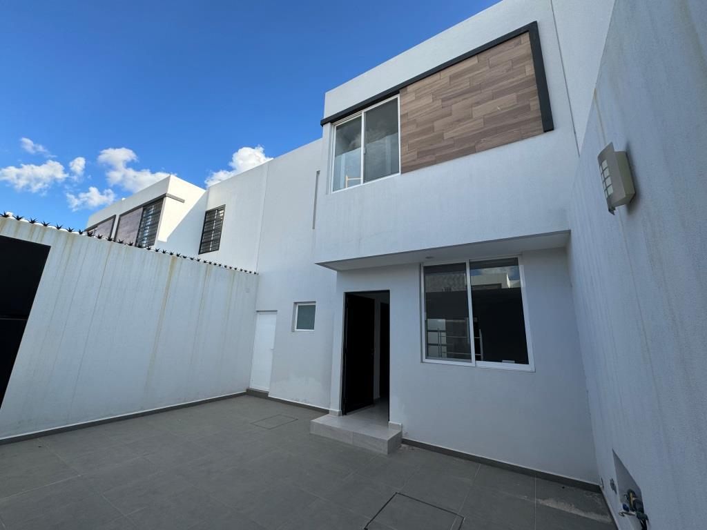 Casa dentro de privada, zona norte