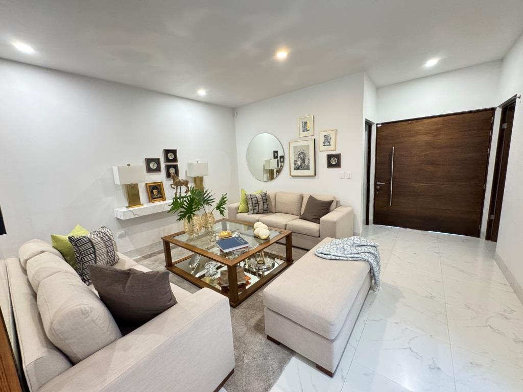 Casa dentro de exclusivo fraccionamiento 