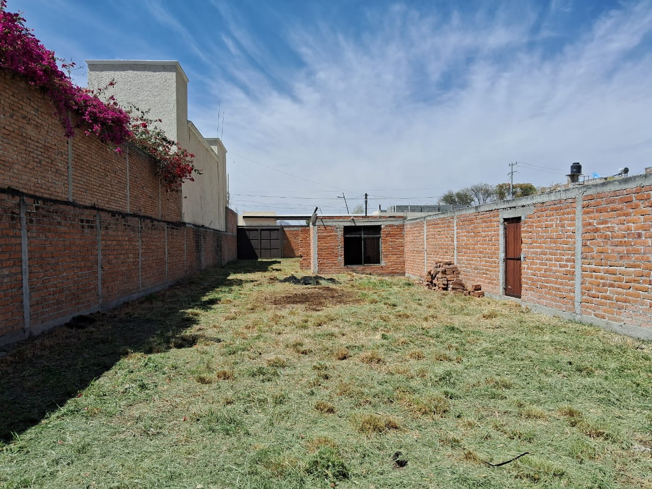 Terreno 659m2 atras de Cantia