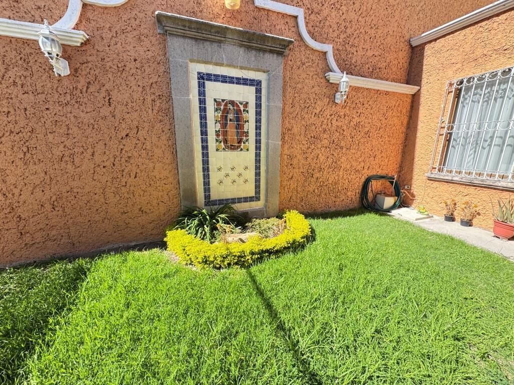CASA EN VENTA EN FRACCIONAMIENTO LOMAS DEL CAMPESTRE I SECC.