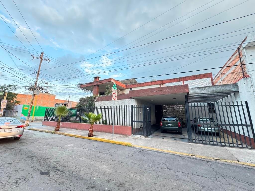 Propiedad céntrica en esquina a unos metros de Jardín de San Marcos San Marcos