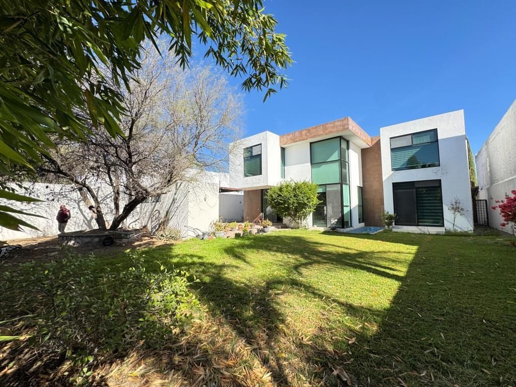 CASA EN VENTA EN FRACC. SAN NICOLAS DE LA CANTERA