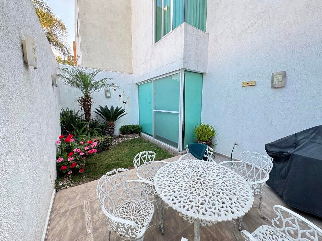 CASA EN VENTA FRACCIONAMIENTO VALLE REAL