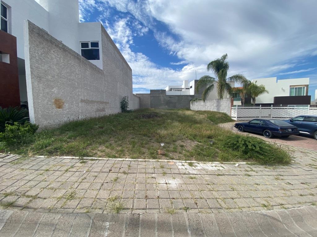 Terreno en venta dentro de Exclusivo Fracc. Residencial