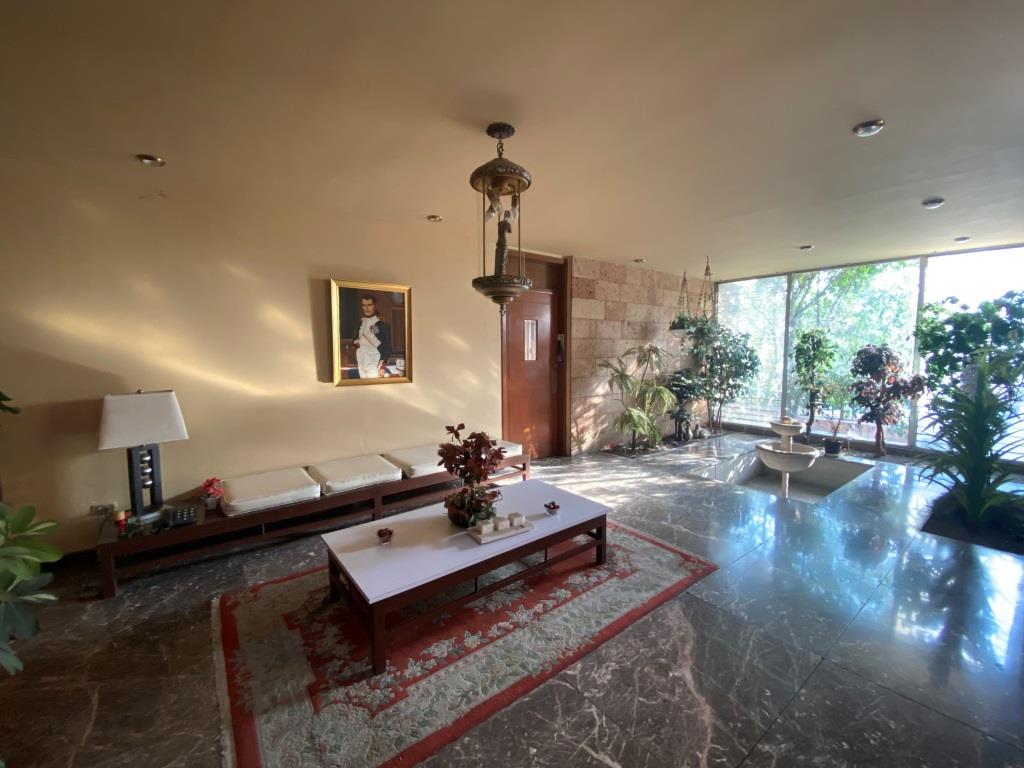 Amplia casa en zona Sur, 1,187m2