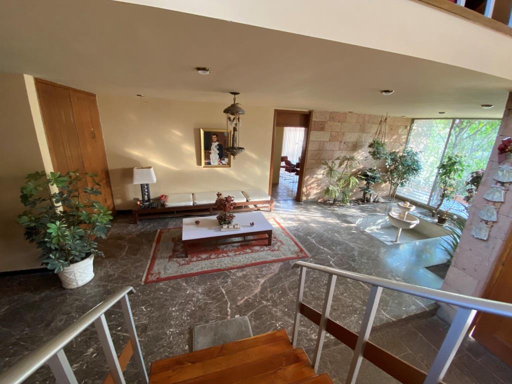 Amplia casa en zona Sur, 1,187m2
