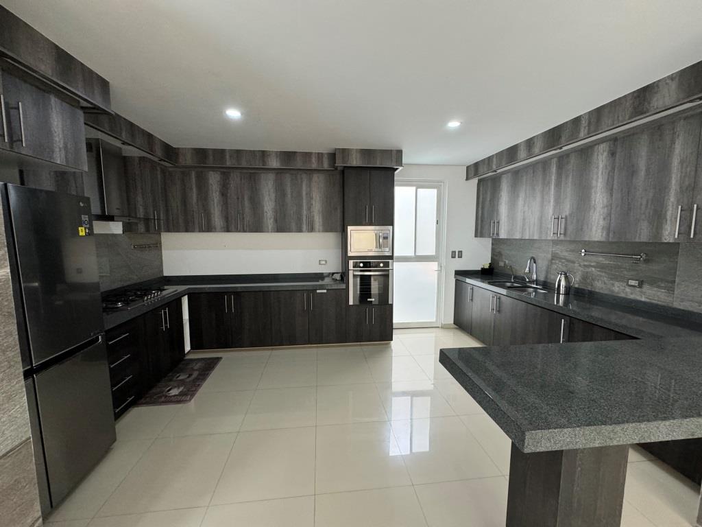 Casa en zona norte, dentro de exclusiva privada.