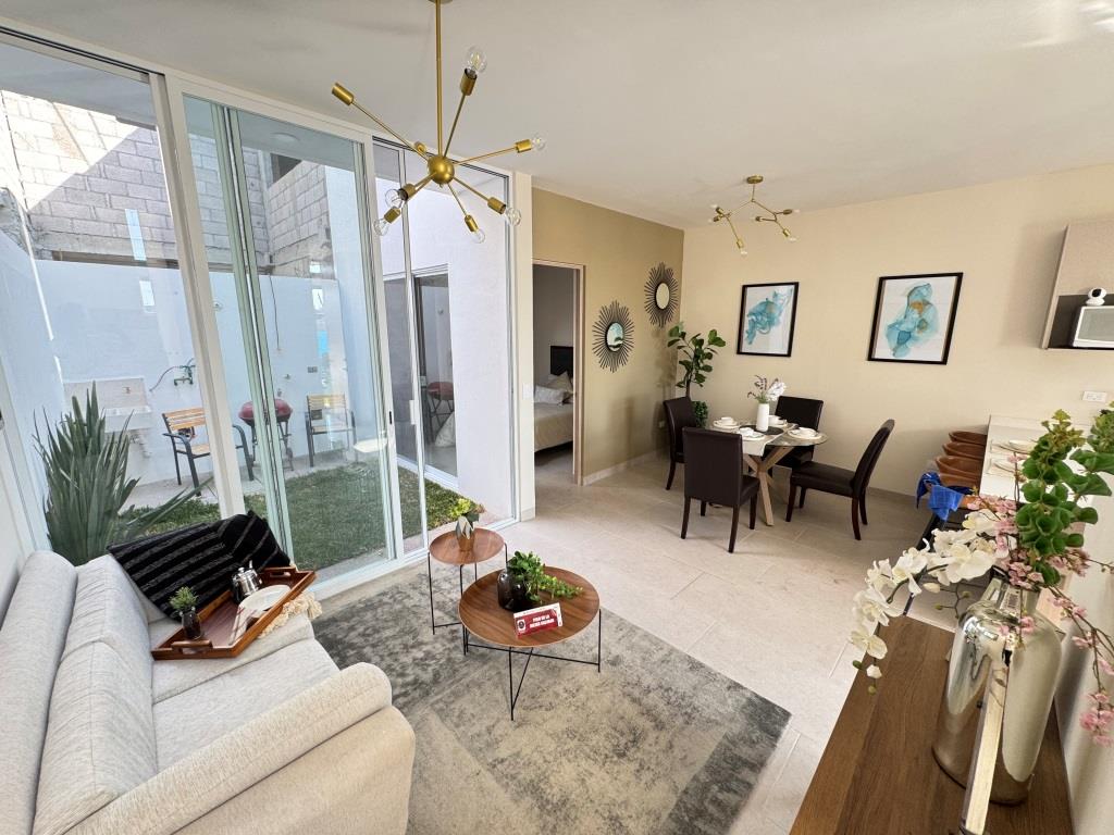 Casa nueva dentro de Fracc. con 3,500m2 de área común (Crianza)