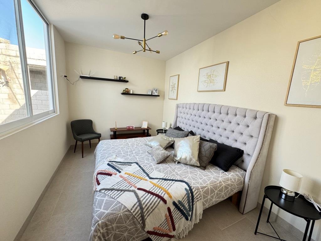 Casa nueva dentro de Fracc. con 3,500m2 de área común (Crianza)