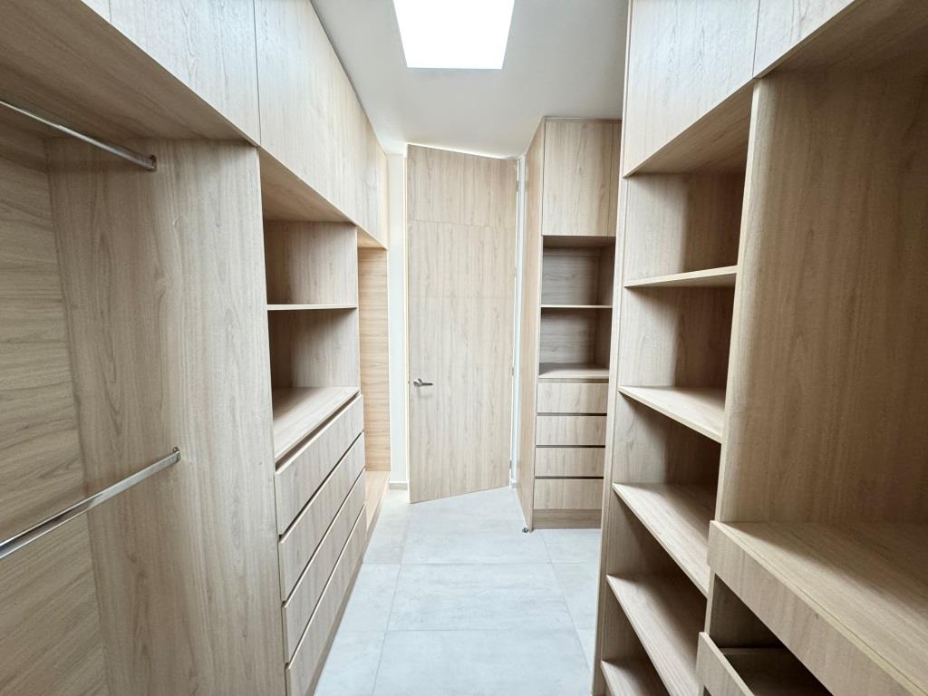 Casa nueva dentro de exclusivo Fracc. Residencial