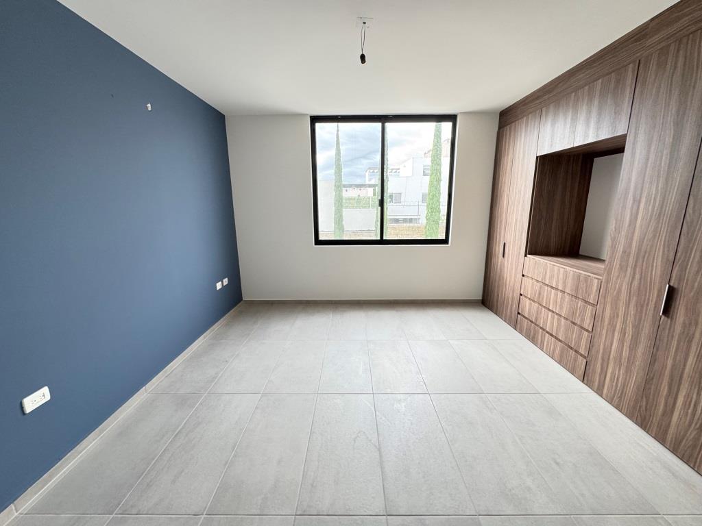 Casa nueva dentro de exclusivo Fracc. Residencial