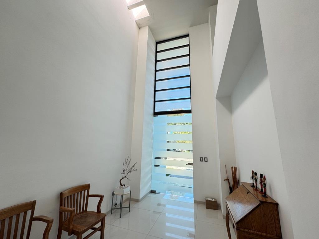 Casa en uno de los Fracc. mas exclusivos de la zona Poniente