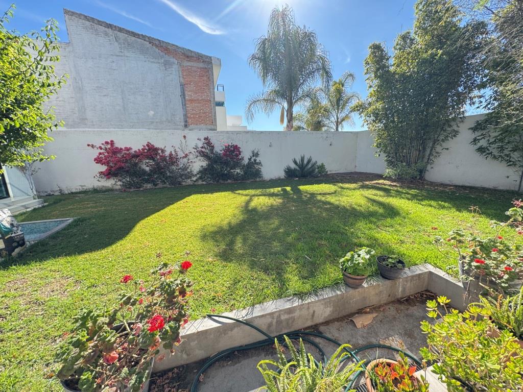 Casa en uno de los Fracc. mas exclusivos de la zona Poniente