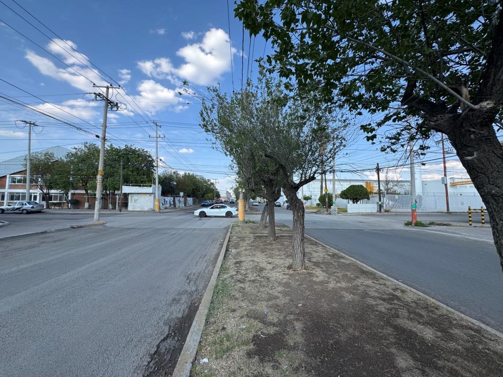 Nave industrial 2500m2 Zona Sur