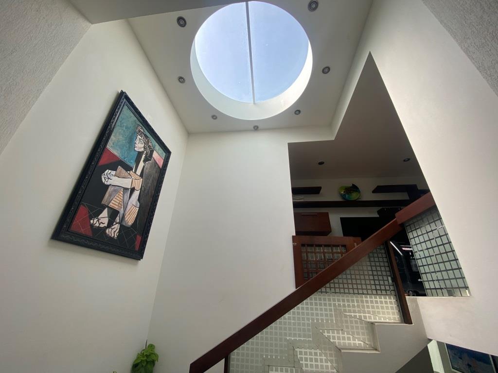CASA DENTRO DE EXCLUSIVO CONDOMINIO (PTE)