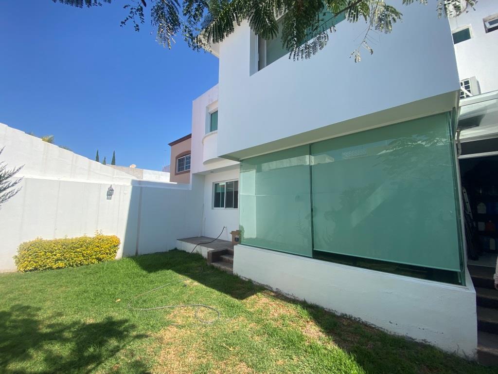 CASA DENTRO DE EXCLUSIVO CONDOMINIO (PTE)
