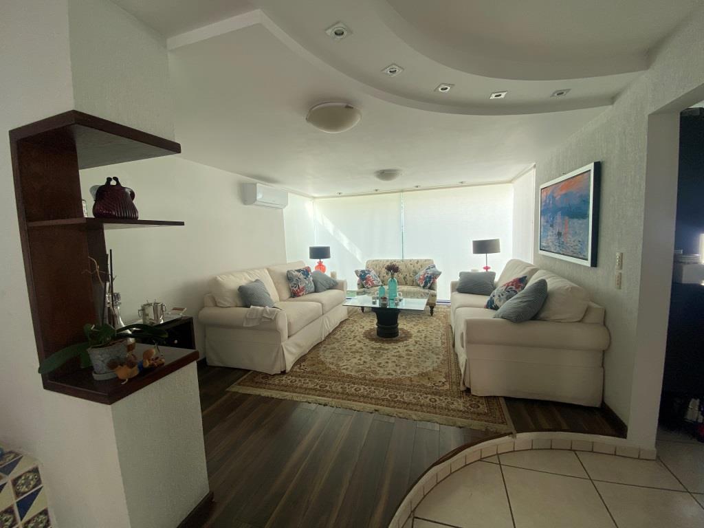 CASA DENTRO DE EXCLUSIVO CONDOMINIO (PTE)