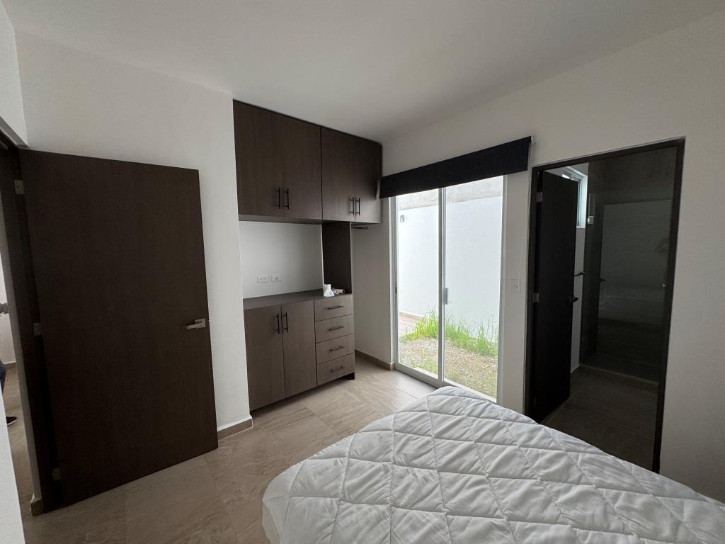 Casa en renta, fracc con casa club