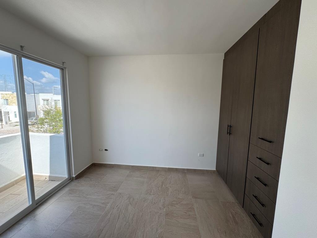 Casa en renta, fracc con casa club