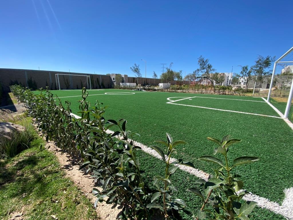 Casa en renta, fracc con casa club
