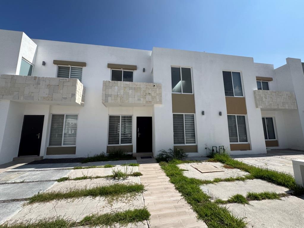 Casa en renta, fracc con casa club