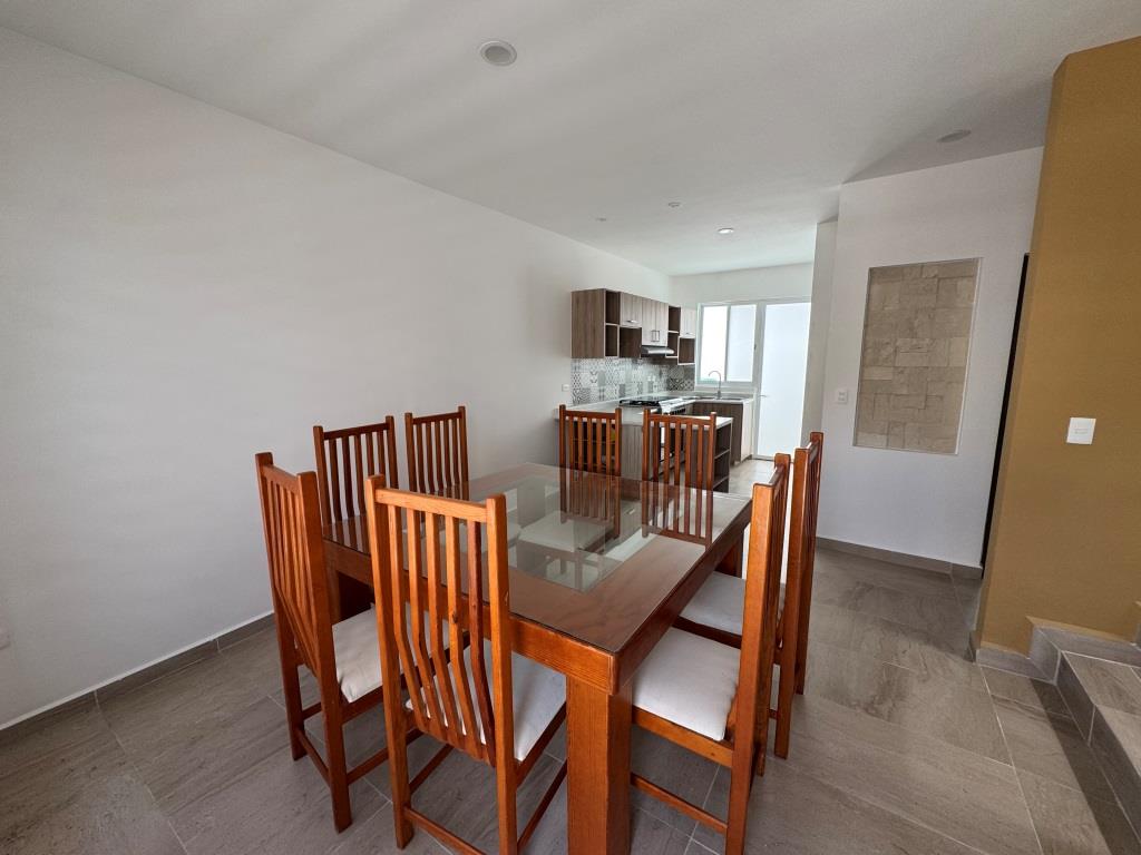 Casa en renta, fracc con casa club