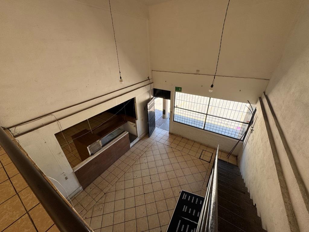 Local comercial 60m2 + 30m2