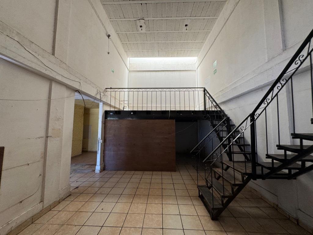 Local comercial 60m2 + 30m2