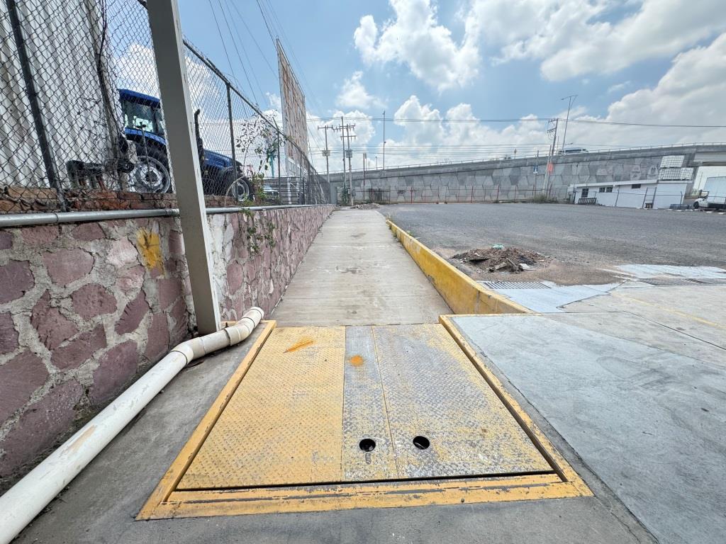 Nave Industrial y Comercial sobre Carretera 45 Norte 4,234 m²